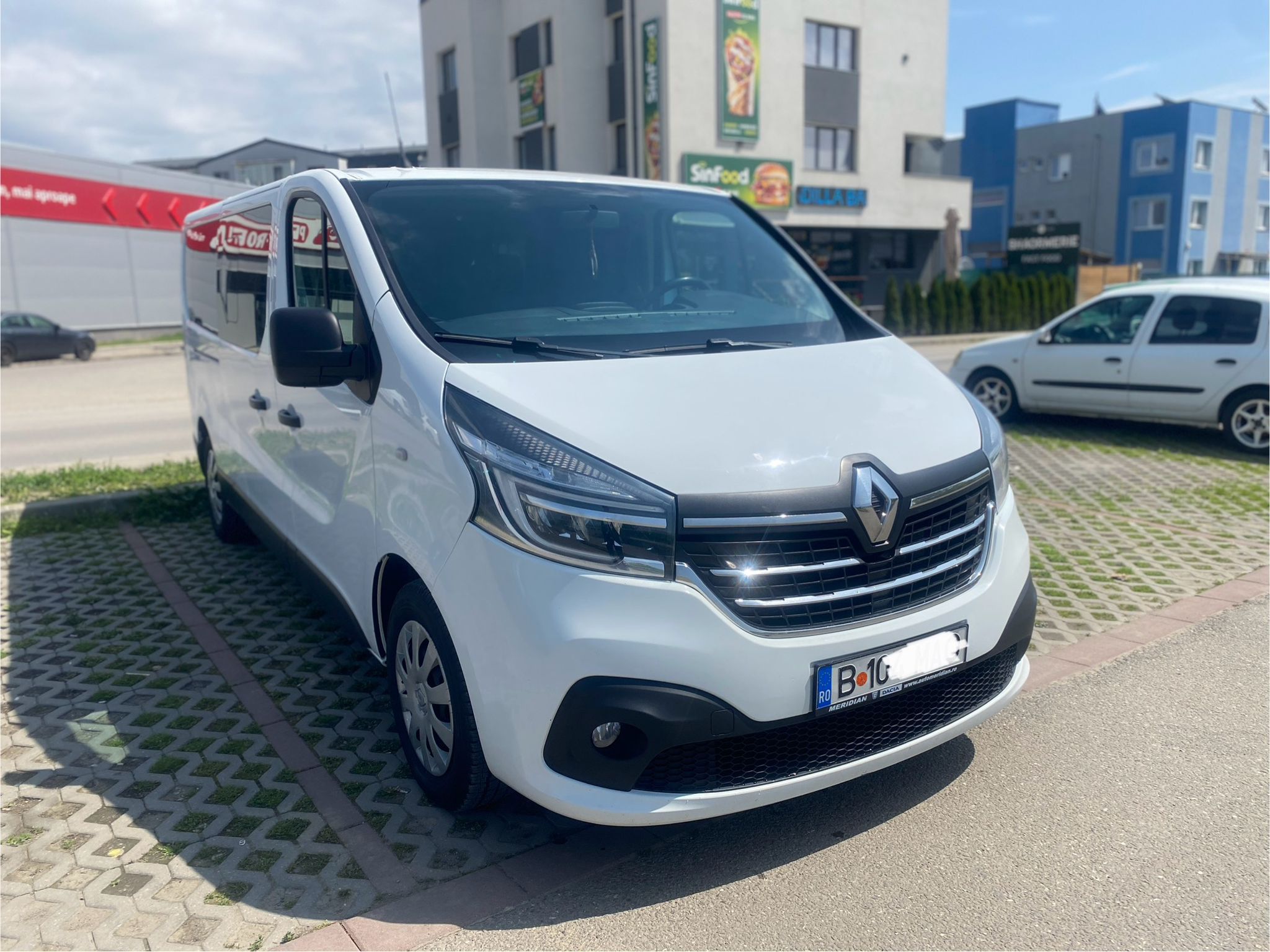 Renault Trafic 2021 for rent in bucharest Renault Trafic 2021 for rent in bucharest
